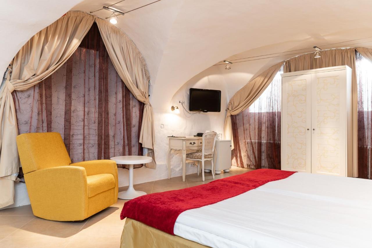 Meriton Old Town Garden Hotel Tallinn Exterior photo