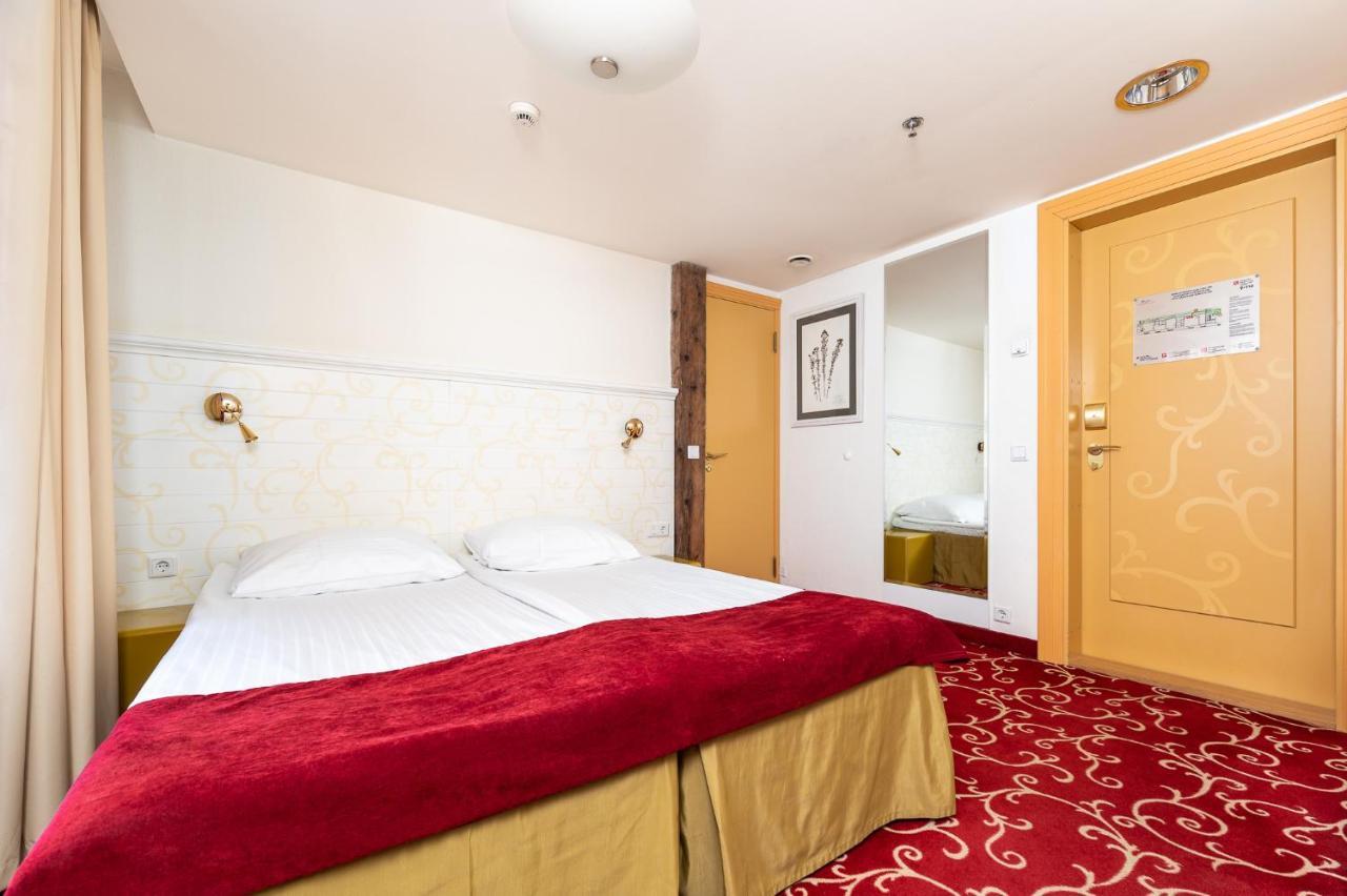 Meriton Old Town Garden Hotel Tallinn Exterior photo