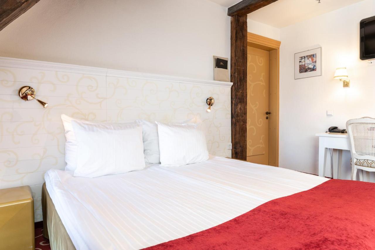 Meriton Old Town Garden Hotel Tallinn Exterior photo