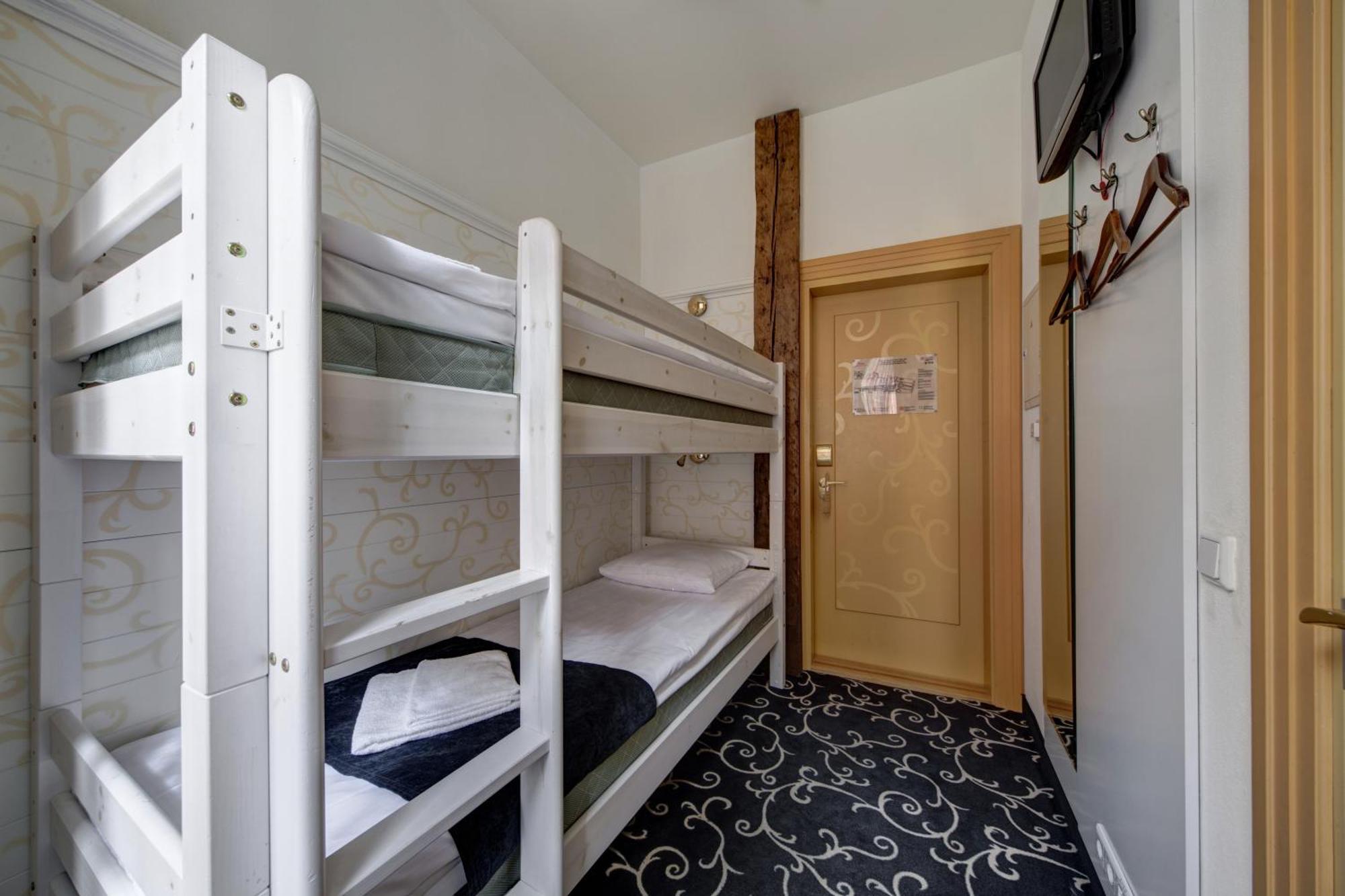 Meriton Old Town Garden Hotel Tallinn Exterior photo