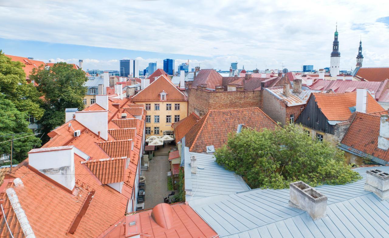 Meriton Old Town Garden Hotel Tallinn Exterior photo