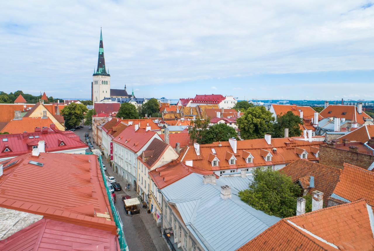 Meriton Old Town Garden Hotel Tallinn Exterior photo