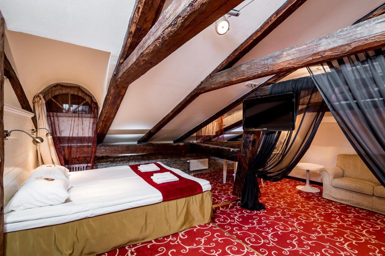 Meriton Old Town Garden Hotel Tallinn Exterior photo