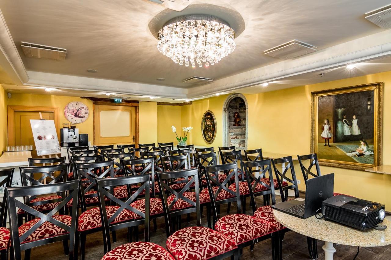 Meriton Old Town Garden Hotel Tallinn Exterior photo