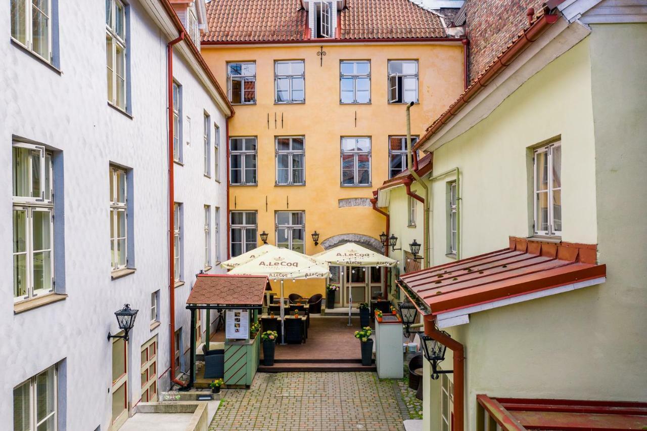 Meriton Old Town Garden Hotel Tallinn Exterior photo
