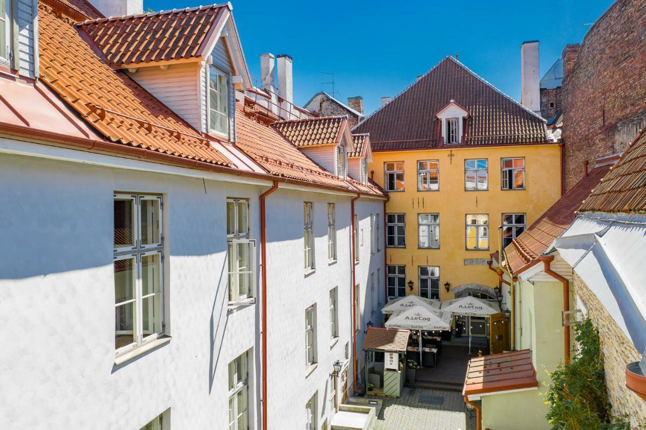 Meriton Old Town Garden Hotel Tallinn Exterior photo
