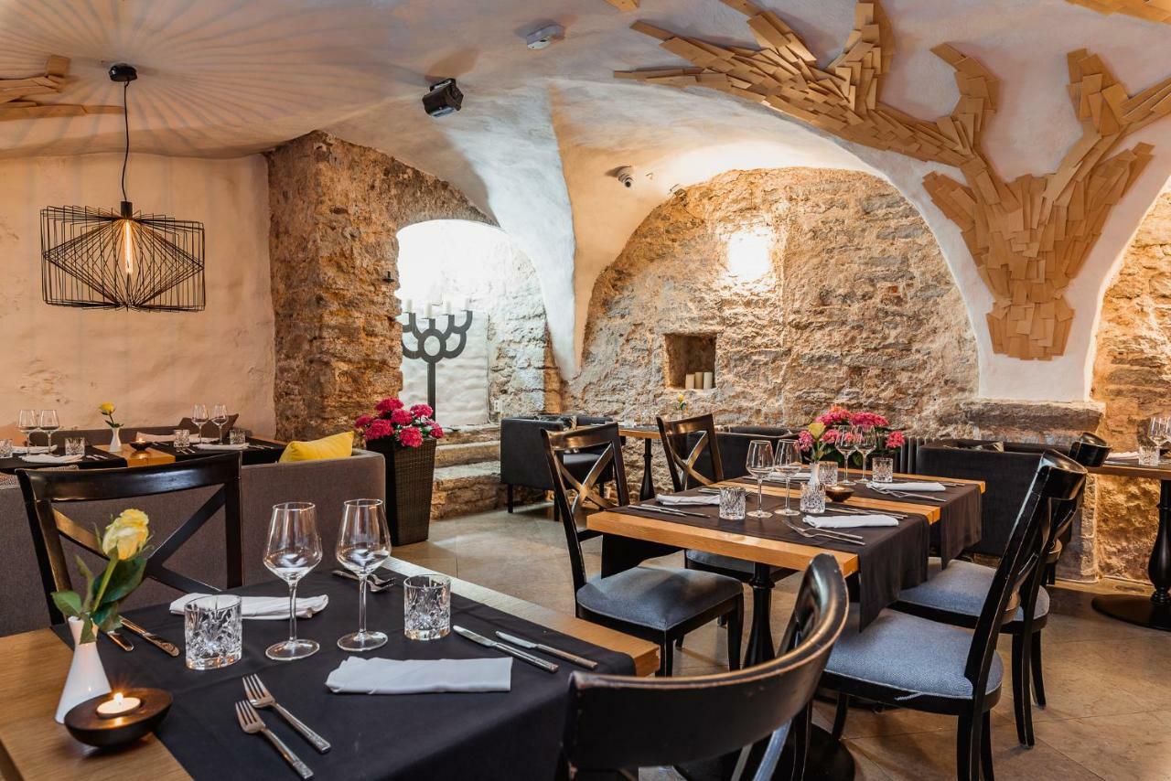 Meriton Old Town Garden Hotel Tallinn Exterior photo