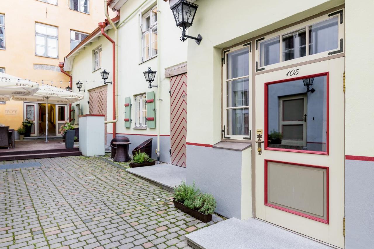 Meriton Old Town Garden Hotel Tallinn Exterior photo