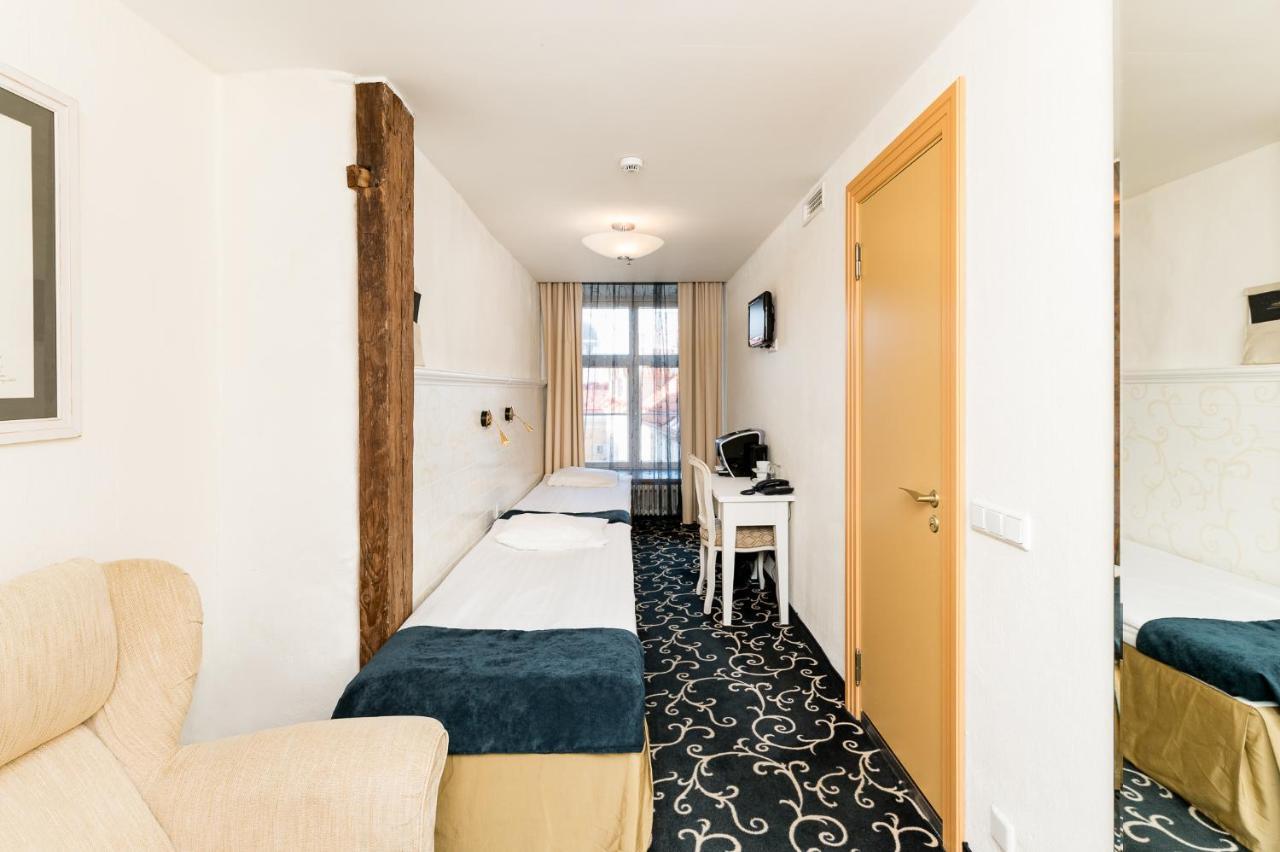 Meriton Old Town Garden Hotel Tallinn Exterior photo